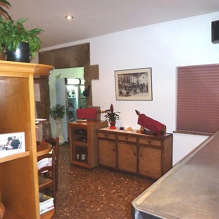 Restaurant fonda giralt Hotel Amer Esterno foto