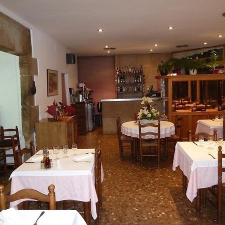 Restaurant fonda giralt Hotel Amer Esterno foto